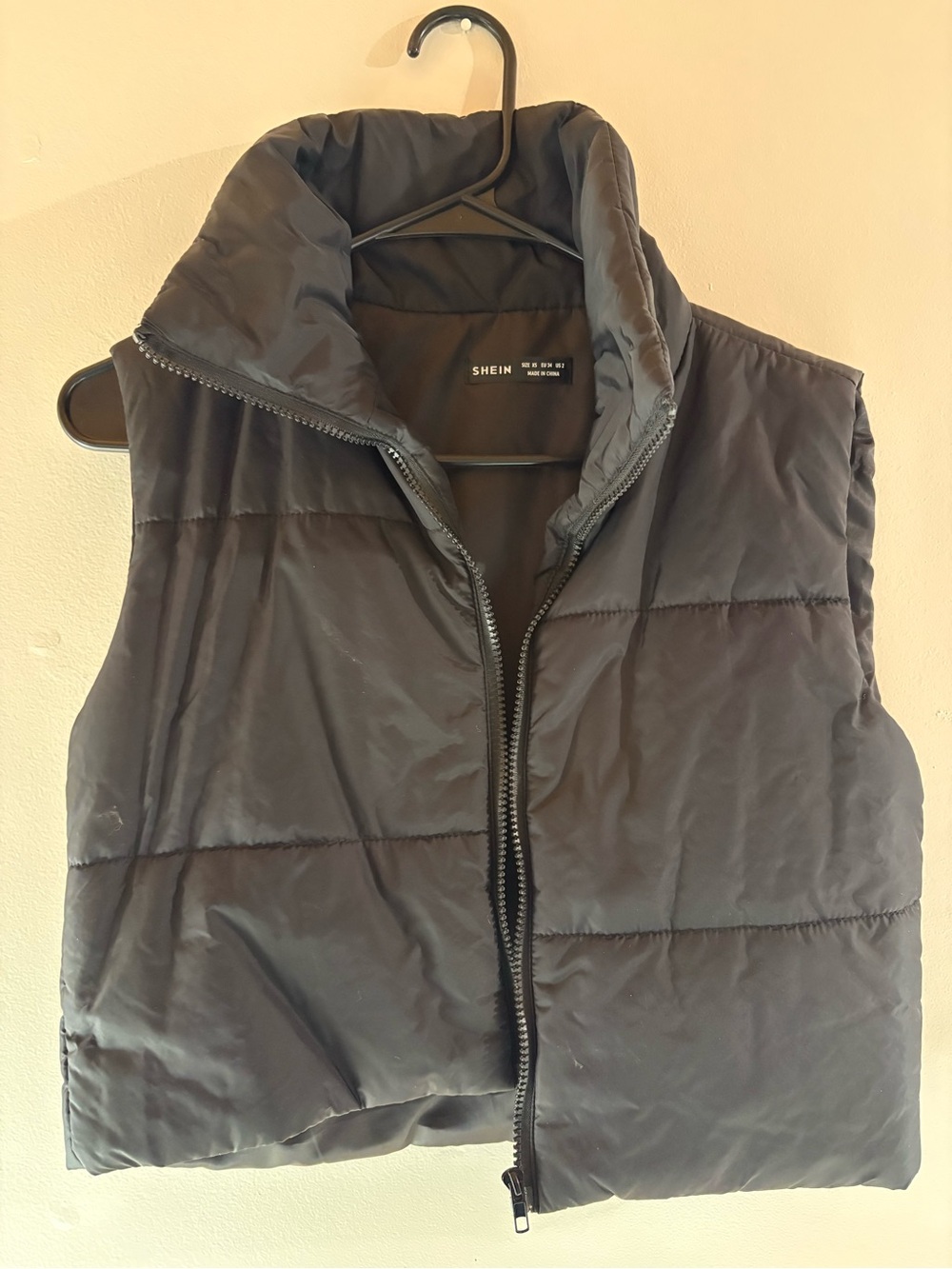 SHEIN Dark Black Cropped Quilted Puffer Vest